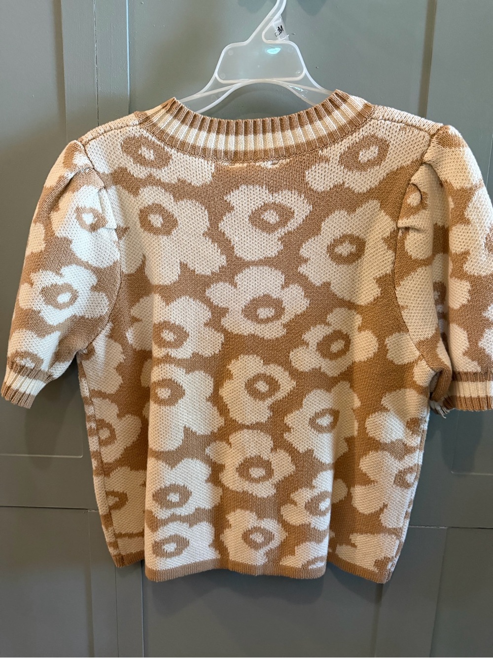 entro Floral Jacquard Short-Sleeve Sweater Top - Cream & Tan - Picture 2 of 4